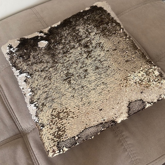 Sparkly pillow - Picture 4 of 5